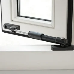 AXA telescopische raamuitzetter zwart 20 cm buitendraaiend