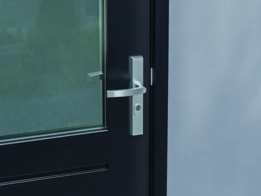 AXA veiligheidsbeslag Edge achterdeur aluminium smal schild met SKG 3-sterren 72 mm