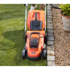 BLACK+DECKER 2x18V grasmaaier BCMW33184L2-QW 33 cm incl. twee 4,0 Ah accu's