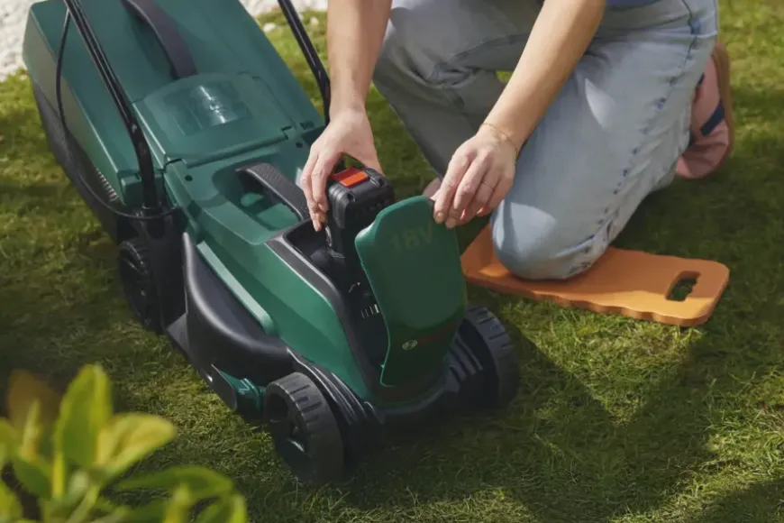 Bosch 18V grasmaaier EasyMower incl. 4Ah accu + lader