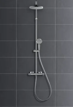 Hansgrohe regendoucheset Vernis Blend 200 met handdouche en thermostaatkraan 2 standen zwart - hartafstand kraan 15 cm