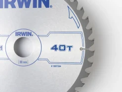 Irwin cirkelzaagblad Ø210 mm. Inclusief reduceerringen waardoor geschikt voor asgat 16, 20 en 30 mm, vertanding 40T