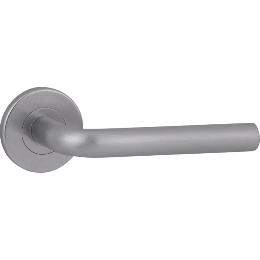 Karwei deurkruk set Gino rond rozet RVS look aluminium