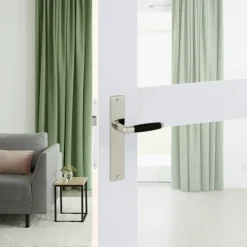 Karwei deurkruk set Lopes recht blind schild nikkel glans