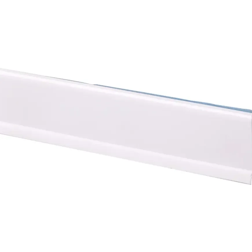 Kunststof afwerkprofiel 30x2,5 mm lengte 260 cm