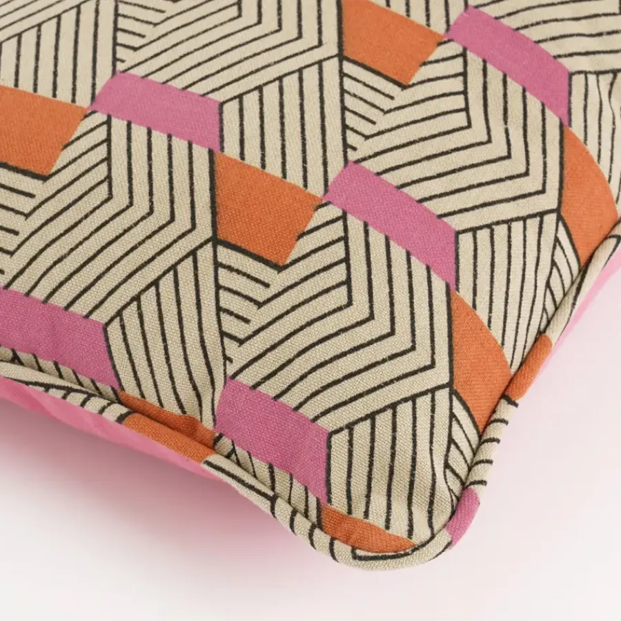 Geen Kussen graphic oranje - l35xb25xh10cm