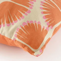 Geen Kussen graphic oranje - l55xb35xh10cm