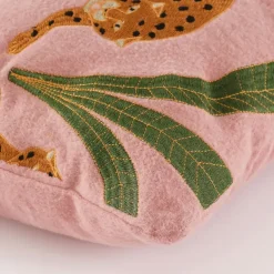 Geen Kussen tijger roze - l55xb35xh10cm