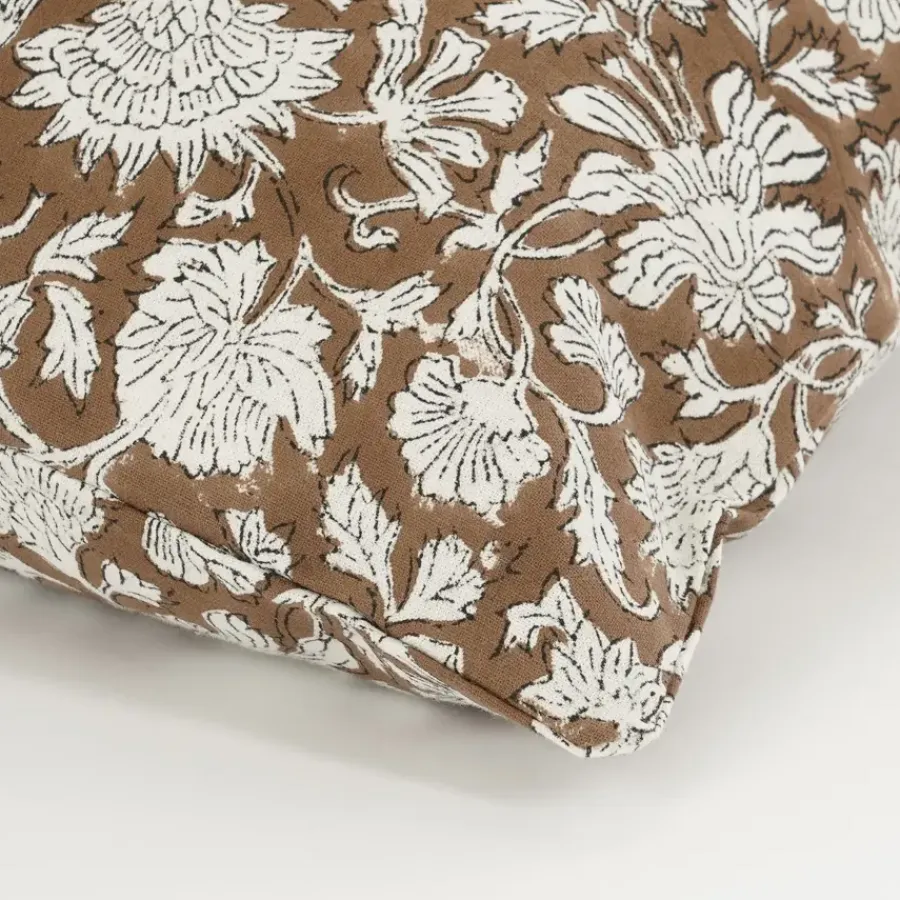 Geen Sierkussen bloemen donker bruin - l55xb35xh10cm
