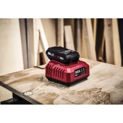 SKIL 20V accu 2.0Ah + snellader startset 3136AA