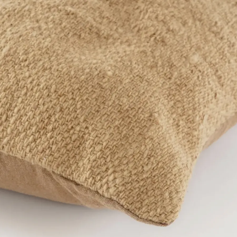 Geen Woven kussen l.bruin - l55xb35xh10cm